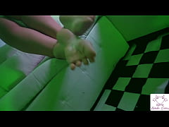  - Natalie Cortez mostrando os pezinhos e fazendo footjob