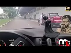 - Casada safada, fez o corno parar o carro para pegar o negão roludo BBC na rodoviaria e o corno filmou tudo. (Completo no RED)