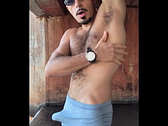  - Tomei banho no rio e fiquei de pau duro