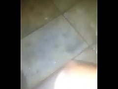  - Novin batendo uma no banheiro