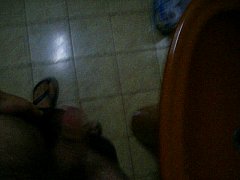  - Homem gostoso tocando uma