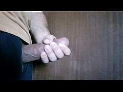  - Batendo punheta ate gozar