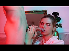  - Une fille de Tinder vient chez moi pour me sucer - French amateur