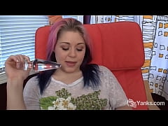  - Yanks BBW  Cutie Sarah Greenmore Masturbating