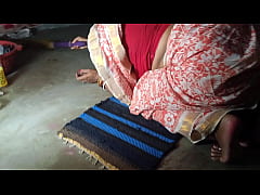  - पलंग के नीचे फसी हुयी आंटी को जबरदस्त पेला ! साफ हिंदी आवाज मे अश्लील