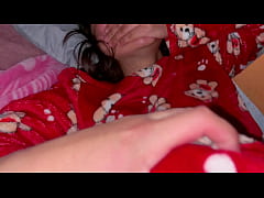  - Visito a la SOBRINA de mi esposa en su cuarto y ASÍ de FÁCIL la agarro acostadita en su Cama