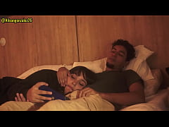  - Mirando Netflix con mi hermanastra pero no pude evitar meter mi pene en su boca, casi nos descubren!!