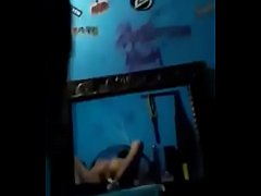  - le gusta gemir a escondidas de su novio