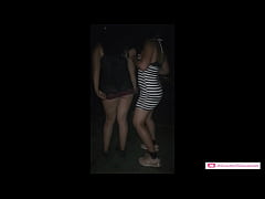  - Me follo a dos sexys hermanastras en publico, con el morbo que alguien pueda vernos / AbneyZimmer / Chiquicandy