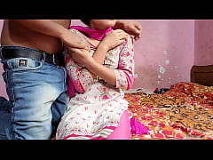  - भाभी की खूबसूरती देकर बाजू वाले अंकल का मन नहीं माना तो चोद दिया