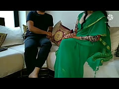  - बॉस से अपनी चूत मरवा कर Neha हरी साडी मे