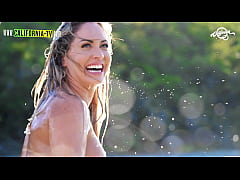  - A loirinha ficou molhadinha de tesão