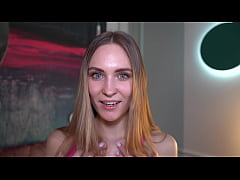  - 19 yo Cheerleader fucks in 's bedroom