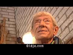  - Teeny masseuse gives grandpa the best pussy rub ever