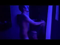  - Lo conocí en un privado y follamos