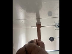  - Enfiando um dildo de 22 cm no meu rabo peludo