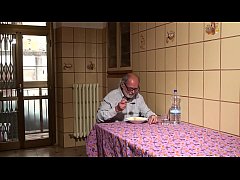  - Vecchio pappone fa prostituire la sua badante. con Luna Dark e Capitano Eric