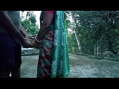  - पडोसन भाभी ने घर की छत पर लण्ड हिलाते हुए पकड़ा फिर चुदाई करवाई