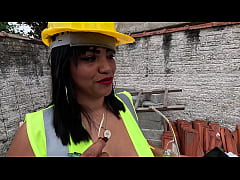  - Foi fiscalizar a obra e ficou imaginando os pedreiros fodendo o seu bucetão