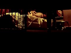  - θειά τον τρώει καλά και χύνει.