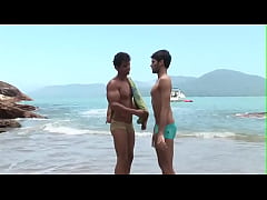  - BAÑANDOSE EN EL RIO