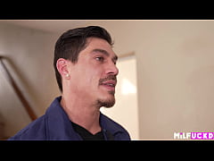  - Single MILF seduces the handyman