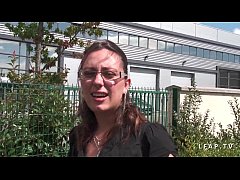  - Petite brunette inconnue au bon cul sodomisee et facialisee au bureau