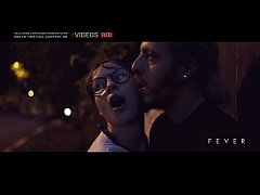  - Após clima esquentar na rua, casal invade casa pra transar - Trailer filme "Revolution of Love"