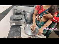  - कोमल रस्ते पर मूत रही थी उसे किचेन में ले जाकर उसके साथ ठोक