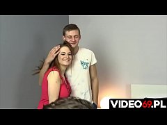  - Polskie porno - Zaprosiłem do domu kolegę i wyruchałem jego dziewczynę