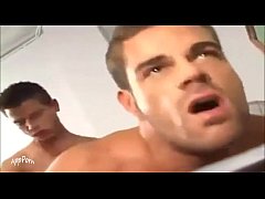  - Brent Everett folla a su profesor