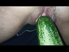  - เมื่อพยาบาลสาวช่วยตัวเองโดยการที่เธอเล่นกับแตงกวาเอามันยัดเข้ารูหีจนแตดแฉะ