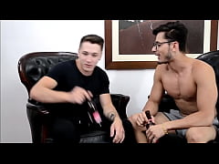  - CHAMEI MEU AMIGO PARA BEBER UMAS  E ACABEI TRANSANDO COM ELE