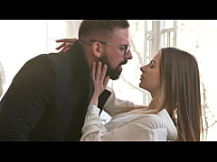  - Brunette Beauty Miami Solves Robbery With A Steamy DP Threesome GP3285