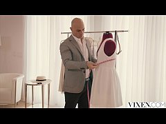  - VIXEN IG Model Seduces Her Designer
