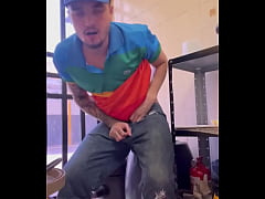  - Erick Diaz batendo uma punheta no lava em horário de serviço