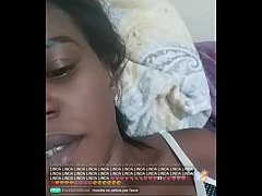  - FACE CASTE MORENA NOSTRANDO A BUCETA