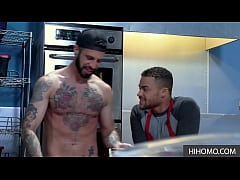  - Cooking never been more fun - Beaux Banks,Romeo Davis