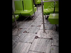  - putita me deja cogerme en el transporte público  (míralo antes de que lo borren)