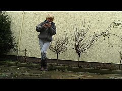  - HD desperately waiting with full bladder, jeans wetting