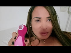  - Exibicionismo sensual mostrando a buceta mais linda &period;