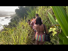  - Fiz uma Putaria na praia de nudismo com minhas amigas gostosas com geral olhando