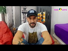  - Fede Row se masturba con su gran trompa llena de lefote