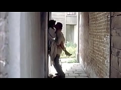  - Elizabeth Hurley - Method