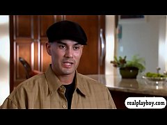  - Group of singles fucking in the bedroom