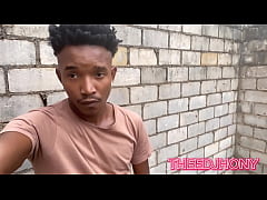  - NEGÃO BRASILEIRO COMENDO MADURO SEM DO