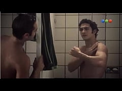  - El vestuario,con los rugbiers y el Chino Darin !