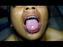  - Mamada muy sensual de mexicana hermosa le llana la cara de mucho semen