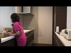  - 子◯達が学校に行ったのを確認した後にベッドに向かって旦那のチンコを咥えて激しい SEXでイキまくる夫婦…