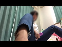  - 生のチンコ挿れたい、、。今日はお風呂入る前におもちゃでまんこをいじってオナニーする女子大◯生。